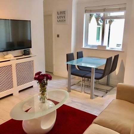 *Beachfront*- Stylish, Spacious +Private Courtyard Brighton Екстериор снимка