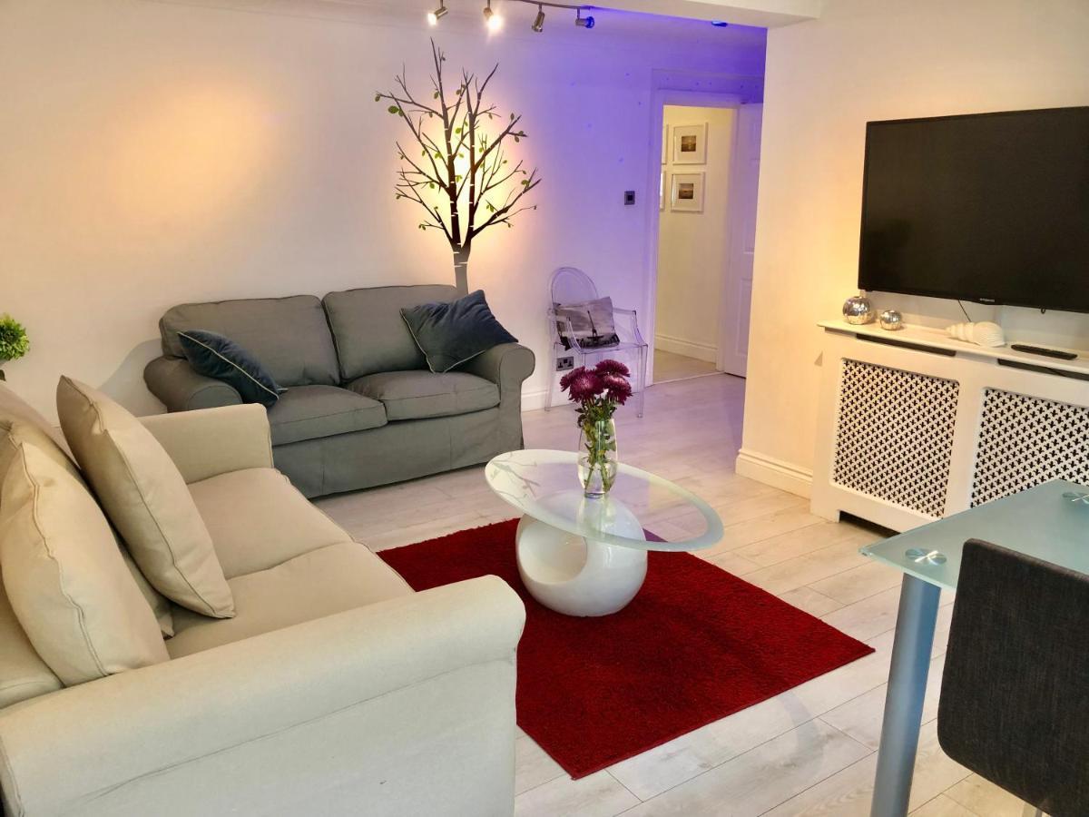 *Beachfront*- Stylish, Spacious +Private Courtyard Brighton Екстериор снимка