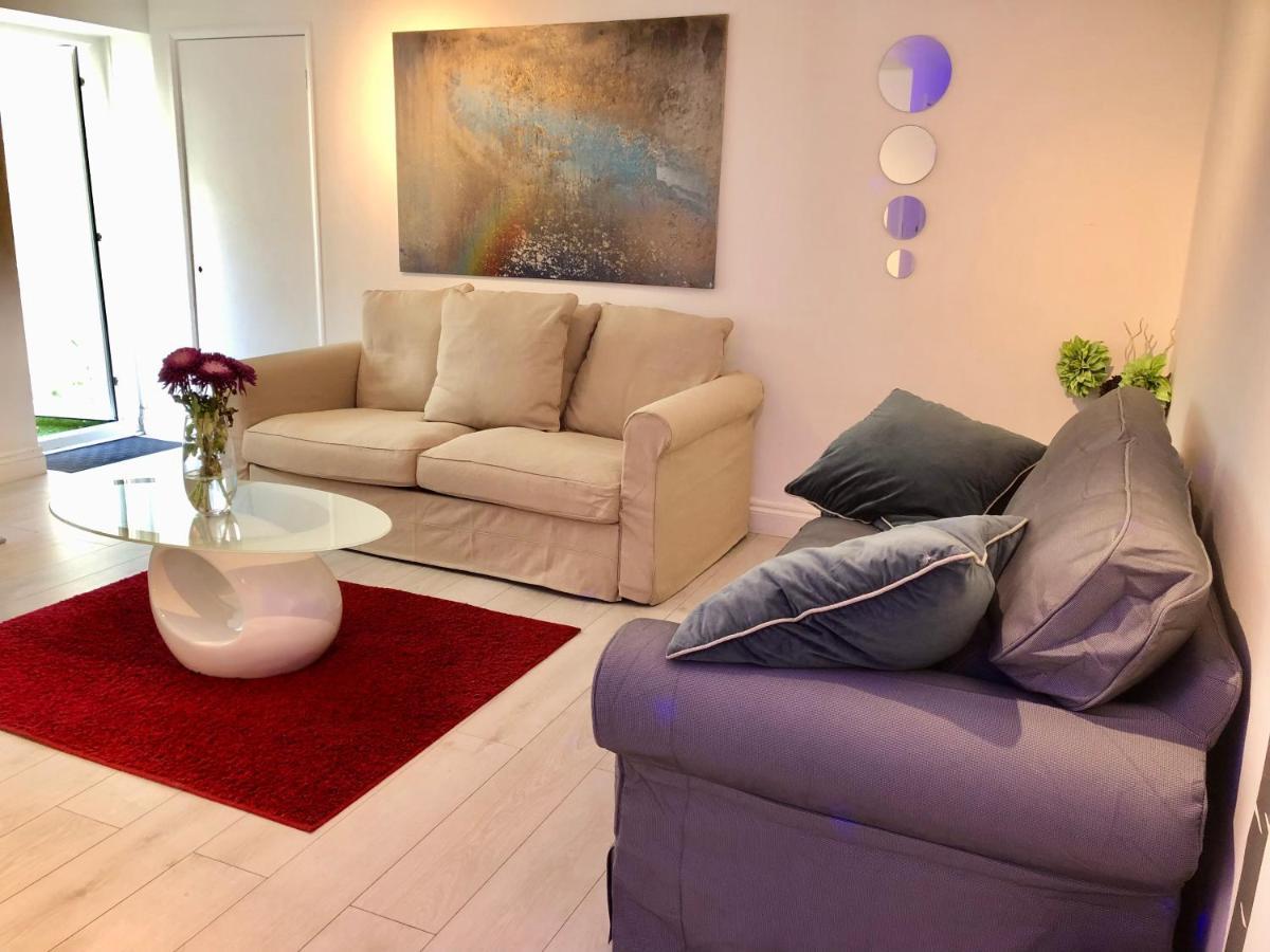 *Beachfront*- Stylish, Spacious +Private Courtyard Brighton Екстериор снимка